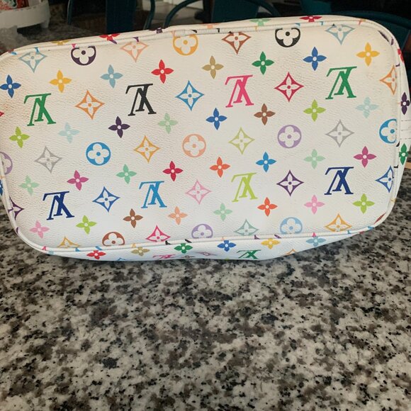 Oversized Tote - Picture 2 of 8